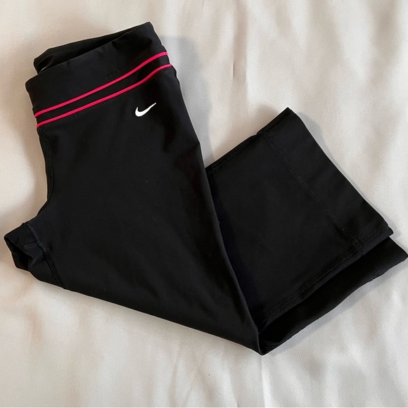 Nike Size XS Womens‎ Black Athletic DriFit Performance Sport Capri Leggings - Picture 1 of 12